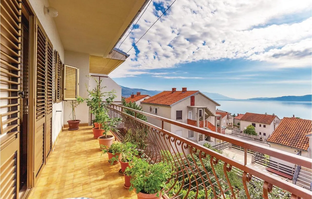 Nice Apartment In Novi Vinodolski With 2 Bedrooms And Wifi