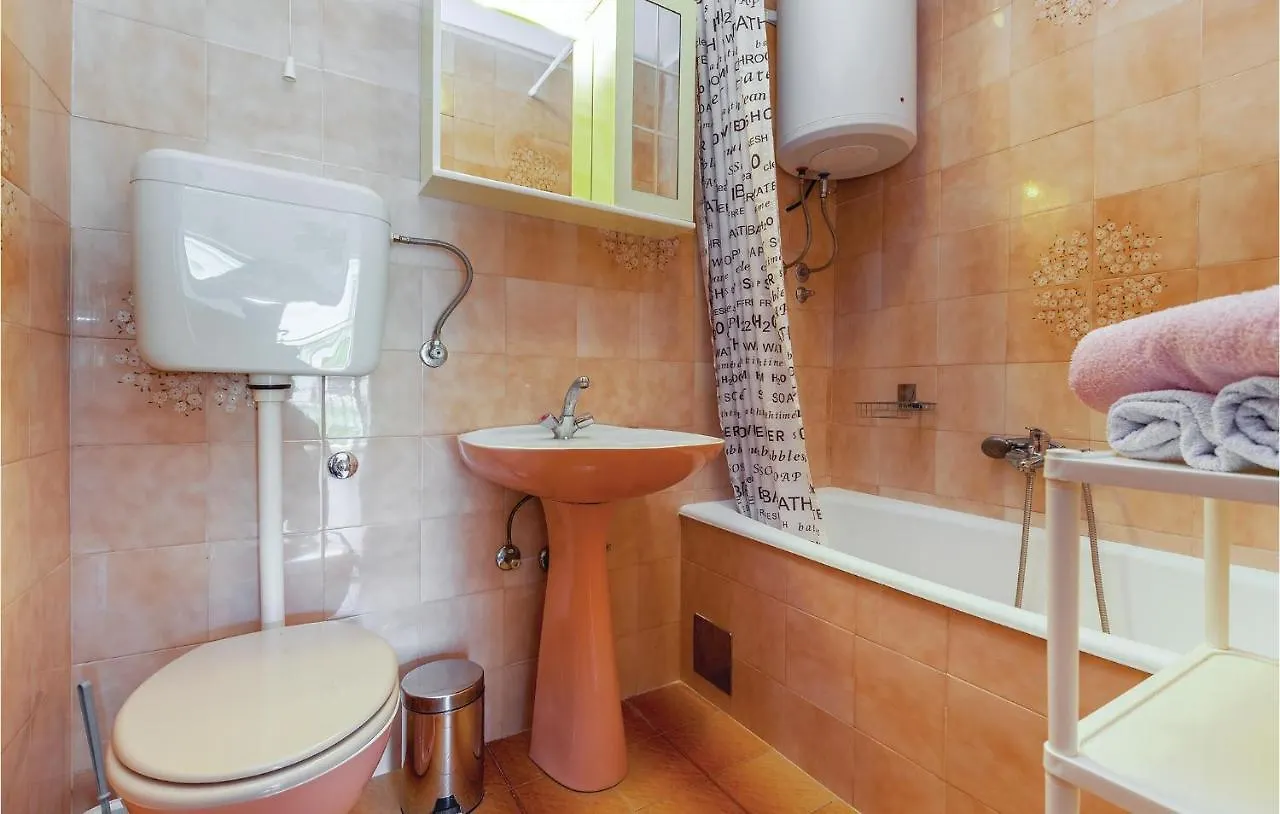 Nice Apartment In Novi Vinodolski With 2 Bedrooms And Wifi 0*,  Croatia