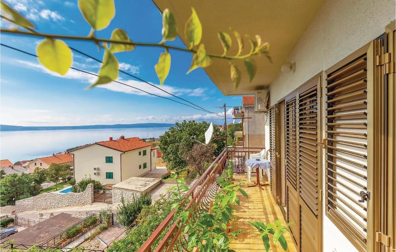 Nice Apartment In Novi Vinodolski With 2 Bedrooms And Wifi